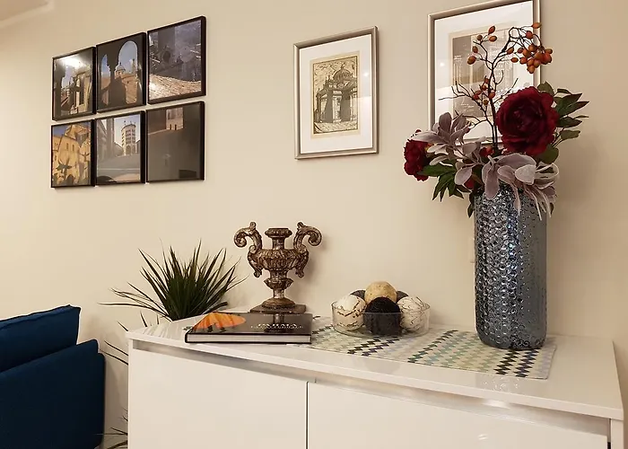 Centre House Daire Parma